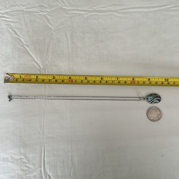 AQUARIUS DESIGN New Zealand Paua Shell Design Pendant Silver 16 inch Chain NWT - Picture 8 of 9